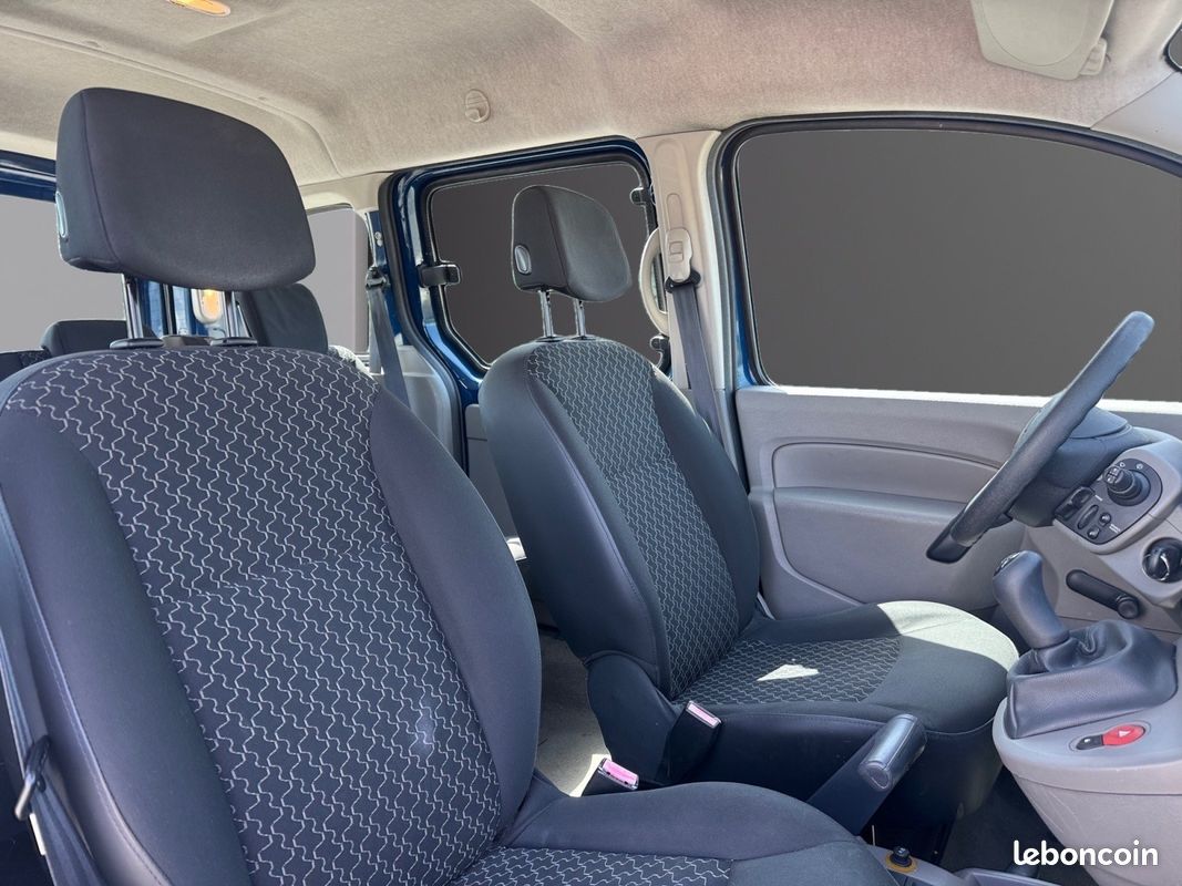 RENAULT KANGOO 1.5 dCi 70 eco2 Authentique 5 Places Garantie 12 mois (image 11)