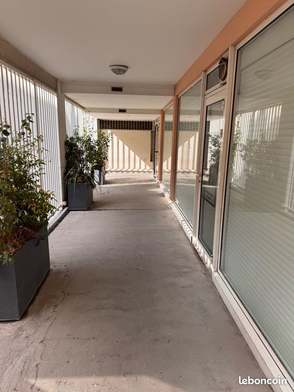 Local professionnel bail précaire (image 1)