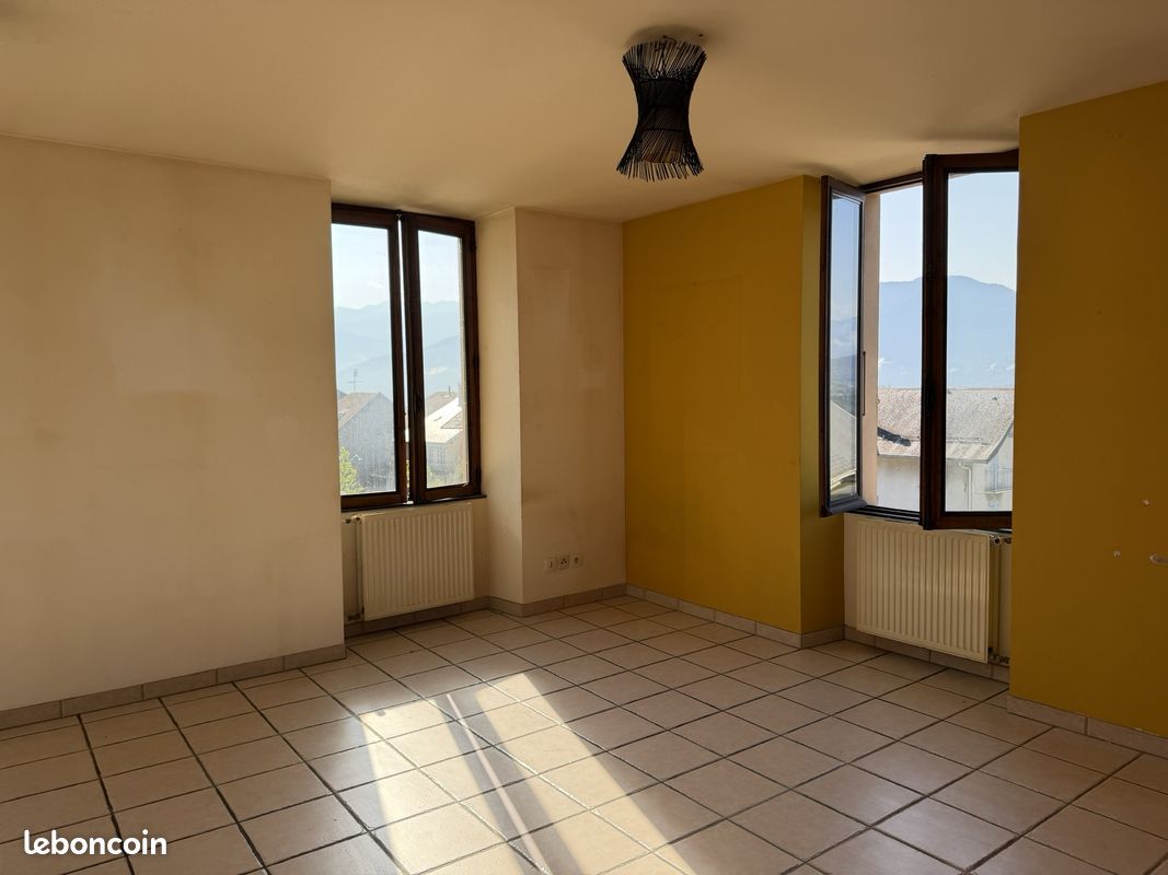 Appartement 3 pièces 70 m² · à Saint-Pierre-d'Albigny · 70 m² · 162 750 €