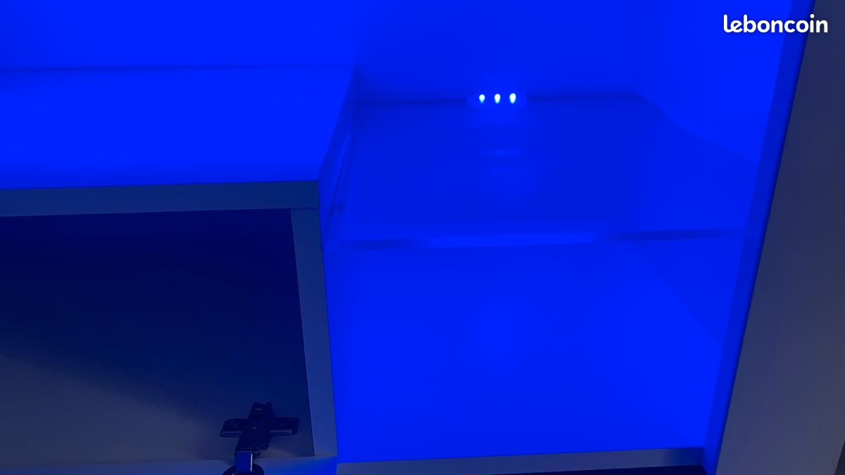 Meuble TV blanc Led bleu (image 6)