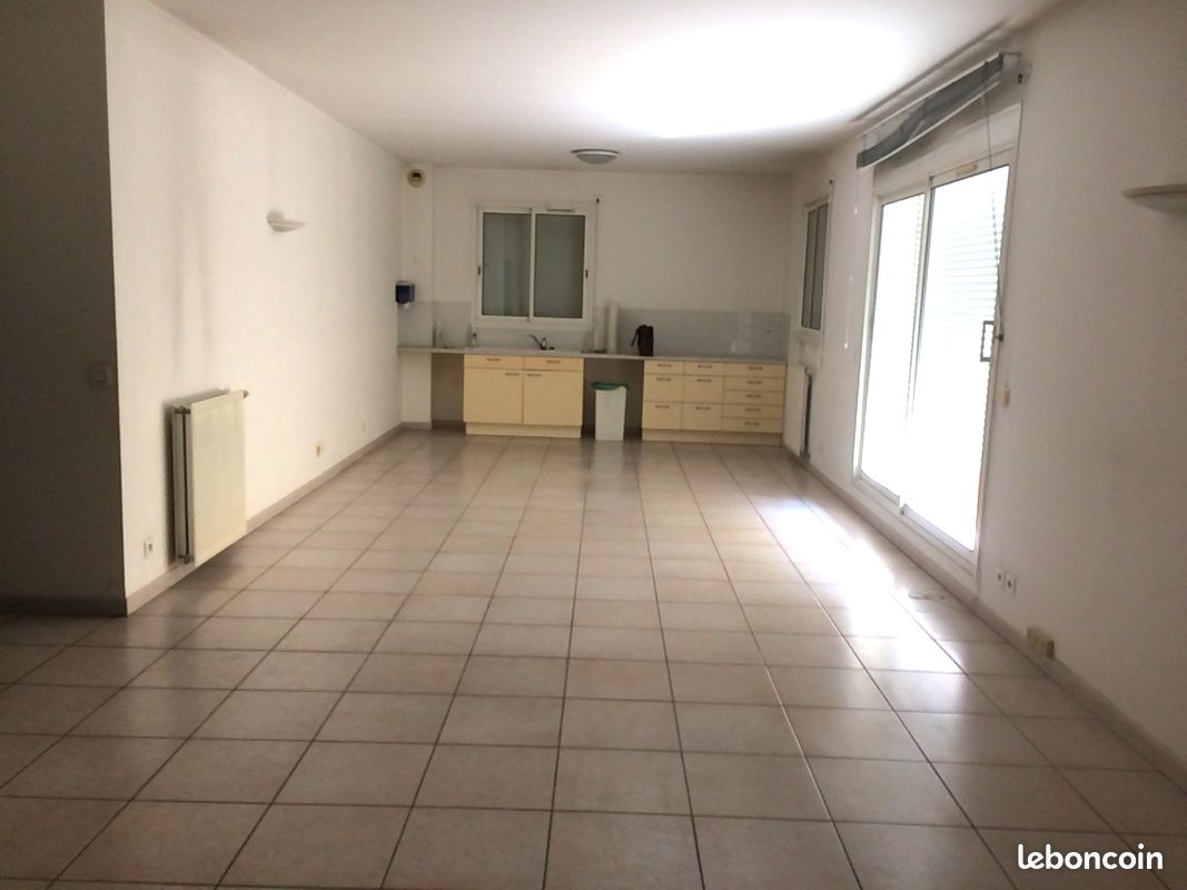 Local commercial 4 pièces 96 m² · à Draguignan · 96 m² · 1 200 €/mois