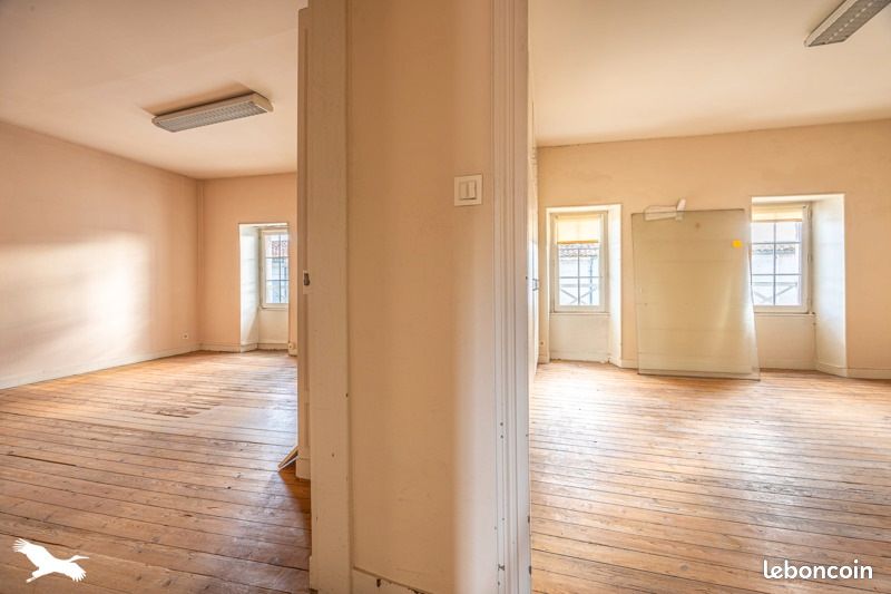 Immeuble 437 m² · à Surgères · 437 m² · 349 900 €
