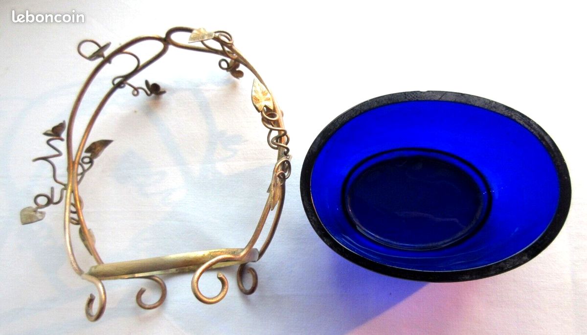 Baguier Napoléon III, Panier vide-poche en verre bleu cobalt, armature laiton (image 5)