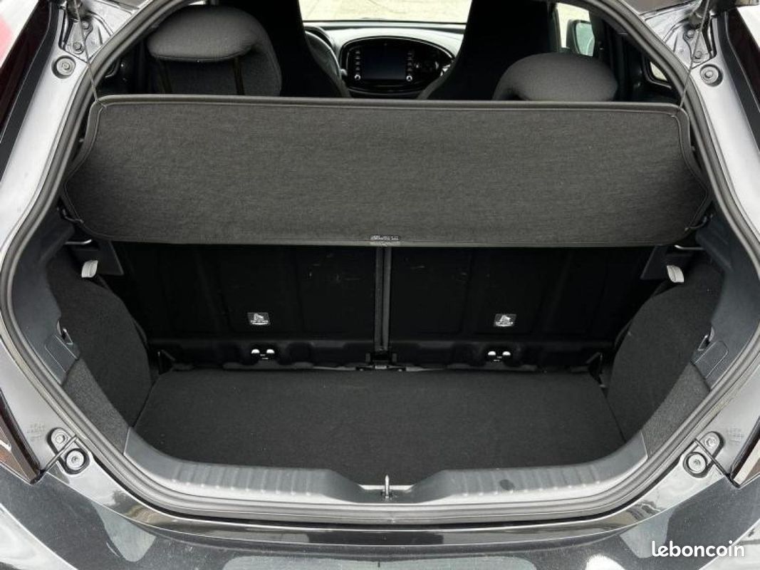 Toyota Aygo X 1.0 VVT-i 72ch Design S-CVT (image 13)