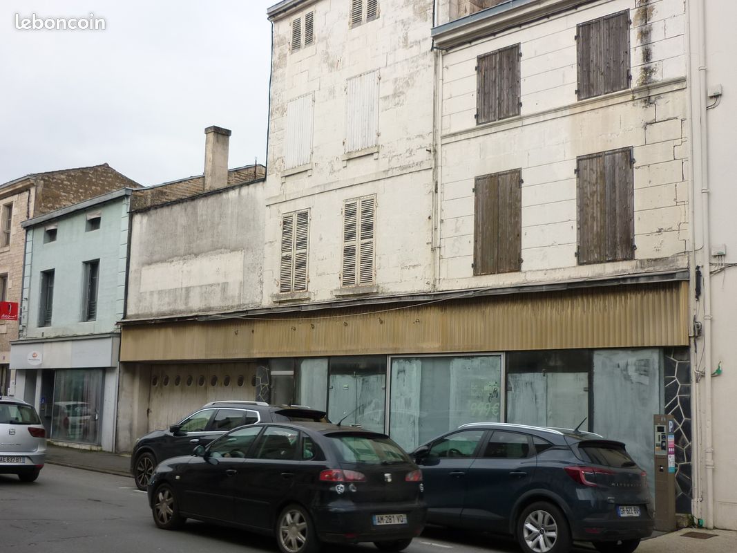 Immeuble 8 pièces 270 m² · à Niort · 270 m² · 184 000 €