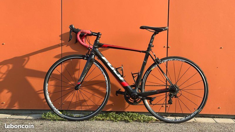 Équipements + Fuji Altamira 2.7 Carbone / Shimano 105 / Mavic / Grand Prix 5000 (image 3)