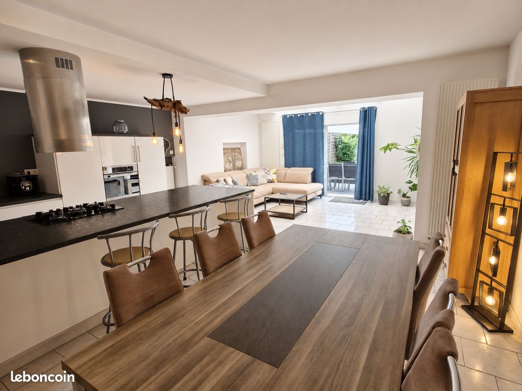 Maison 5 pièces 112 m² · à Pérenchies · 112 m² · 280 000 €