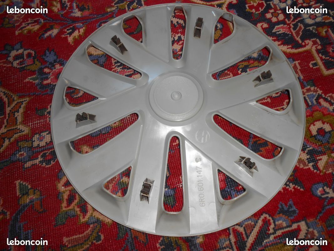 1 Enjoliveur Volkswagen en 15" (Fixation par "clips" pour Polo 5/6 ou Golf 7/8 - En Bon Etat - (image 2)