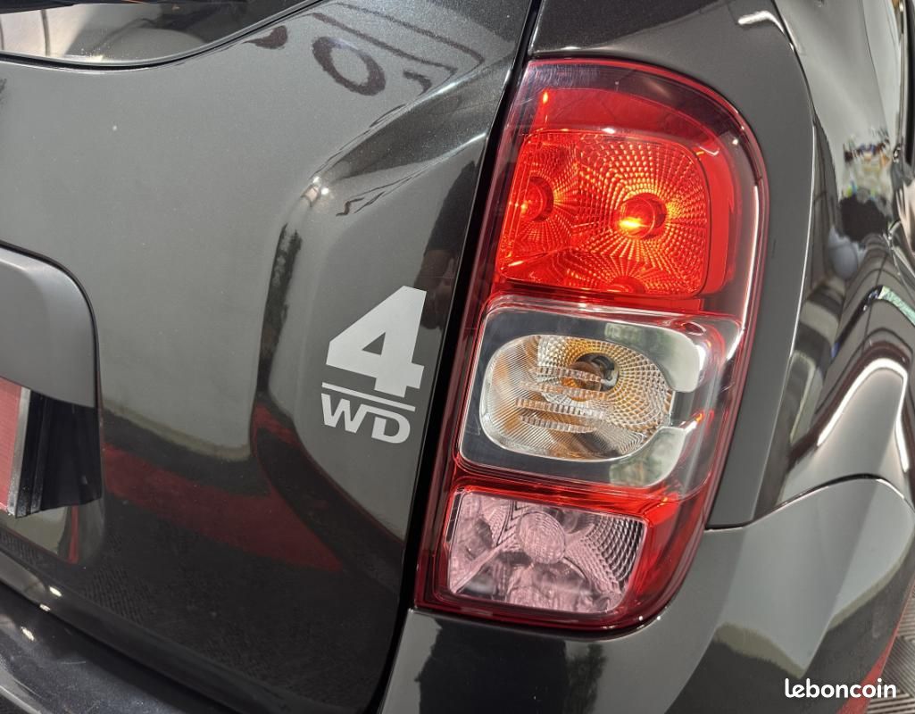 Dacia Duster 1.5 dCi 110 4x4 Lauréate +ATTELAGE (image 21)