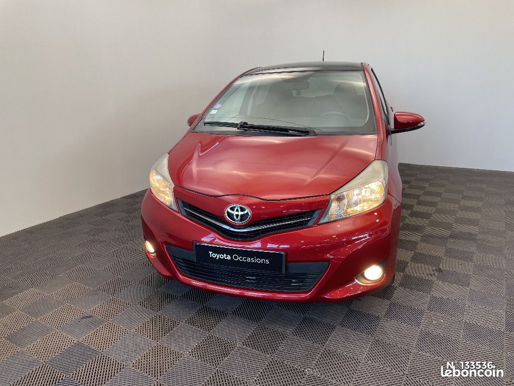 Toyota Yaris 100 VVT-i Style CVT (image 3)