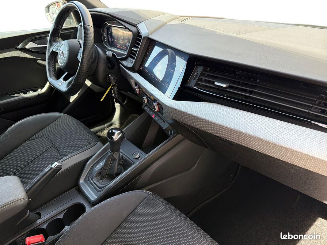 AUDI A1 Sportback 35 TFSI 150 ch S tronic 7 S Line (image 9)
