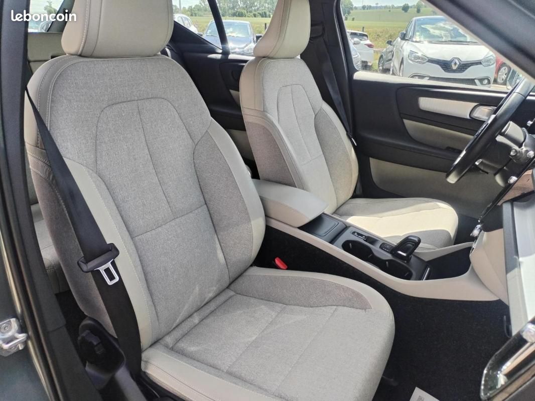 Volvo XC40 D3 150 MOMENTUM GEARTRONIC 8 (image 8)