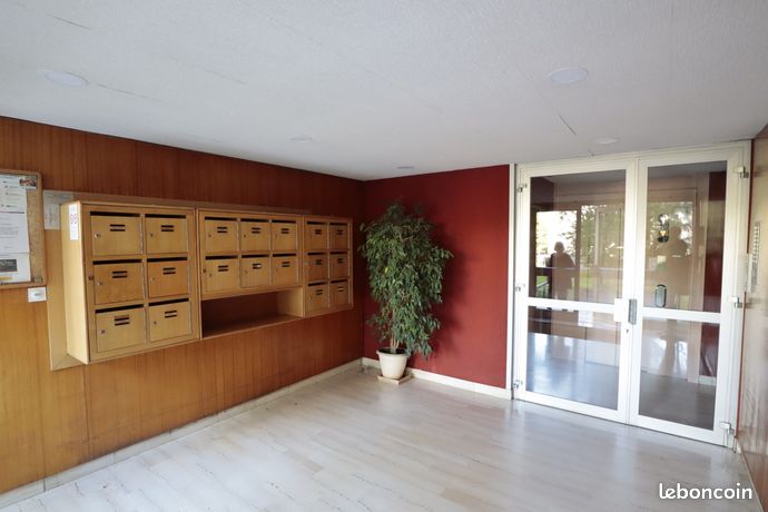 Appartement Traversant 64 m² au 7e Étage – Vues Panoramiques Massifs, Terrasse & Parking Privatif + cave — 12