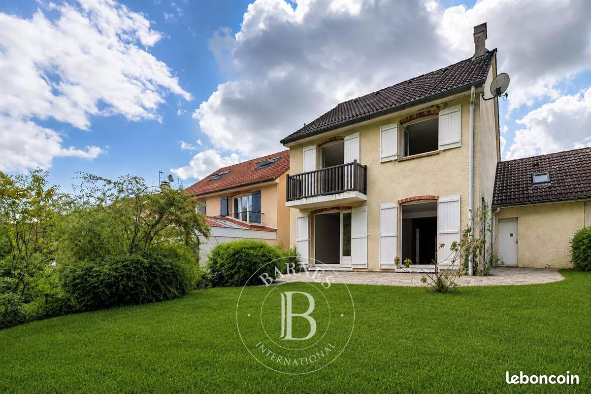 Maison 6 pièces 121 m² · à Saint-Germain-en-Laye · 121 m² · 748 800 €