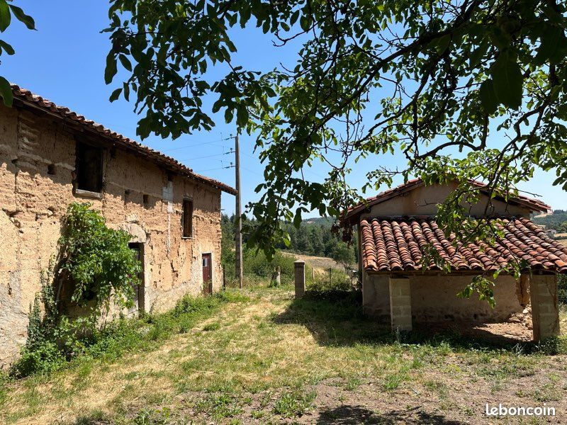 Maison 4 pièces 120 m² · à Salvizinet · 120 m² · 30 000 €