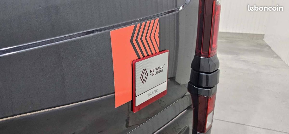 Renault Trafic CABINE APPROFONDIE CA L1H1 BLUE DCI 170 BVA9 RED EDITION EXCLUSIVE (image 11)