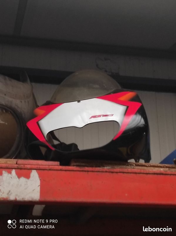 Carenage tete de fourche aprilia RS (image 3)