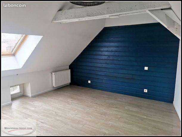 https://img.leboncoin.fr/api/v1/lbcpb1/images/75/0a/03/750a036aaa2f5d1c14272d36b35953a85231cacf.jpg?rule=ad-image