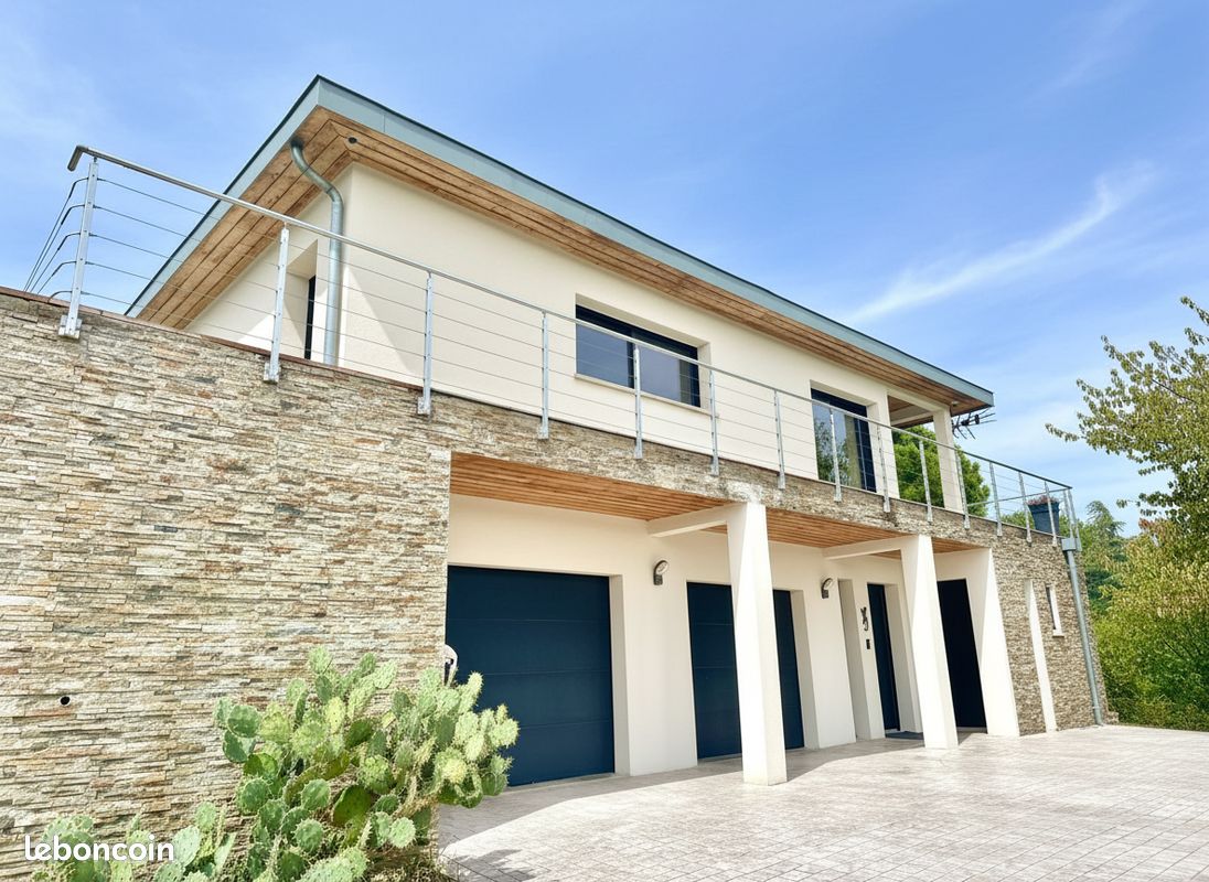 Maison 5 pièces 214 m² · à Castanet-Tolosan · 214 m² · 850 000 €