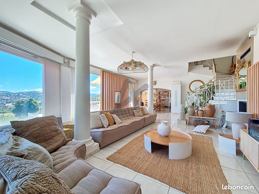 Maison 7 pièces 234 m² · à Espaly-Saint-Marcel · 234 m² · 480 000 €