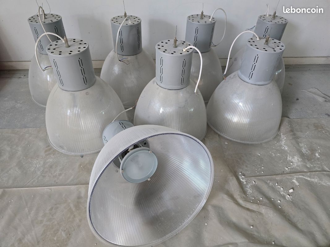 Luminaire industriel (image 1)