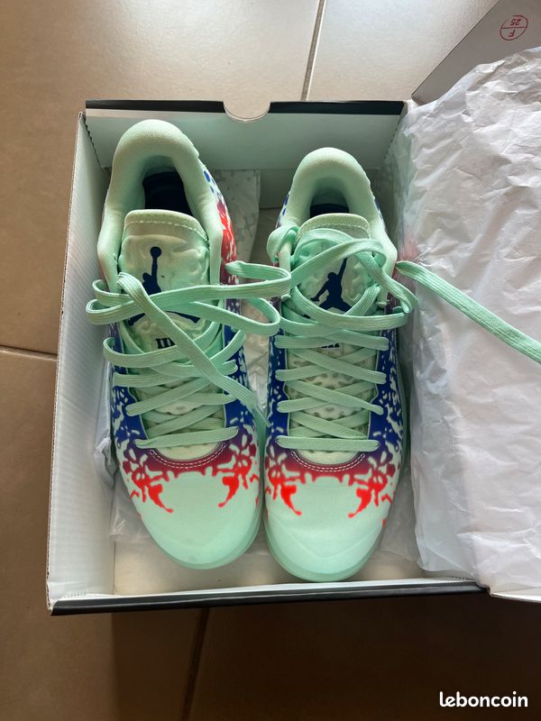 Chaussure de basket Jordan Zion 3 bleue neuve en taille 39 avec boite d’origine. N’hésitez pas à me contacter pour plus d’informations (image 3)