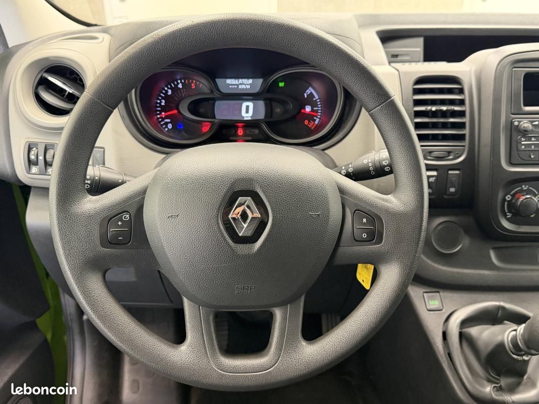 Renault Trafic 4p Combi Zen L1 Energy dCi 125 9 places / À PARTIR DE 302,05 (image 32)