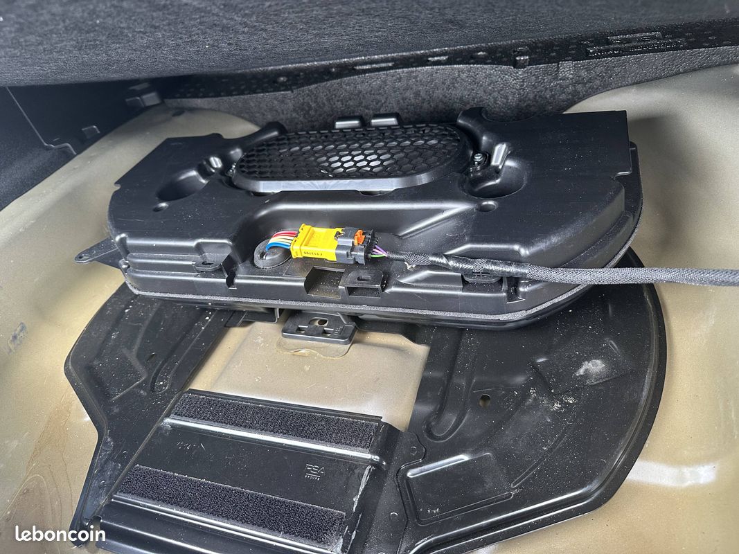 CITROEN C4 PureTech 155 S&S EAT8 Shine Pack (image 27)