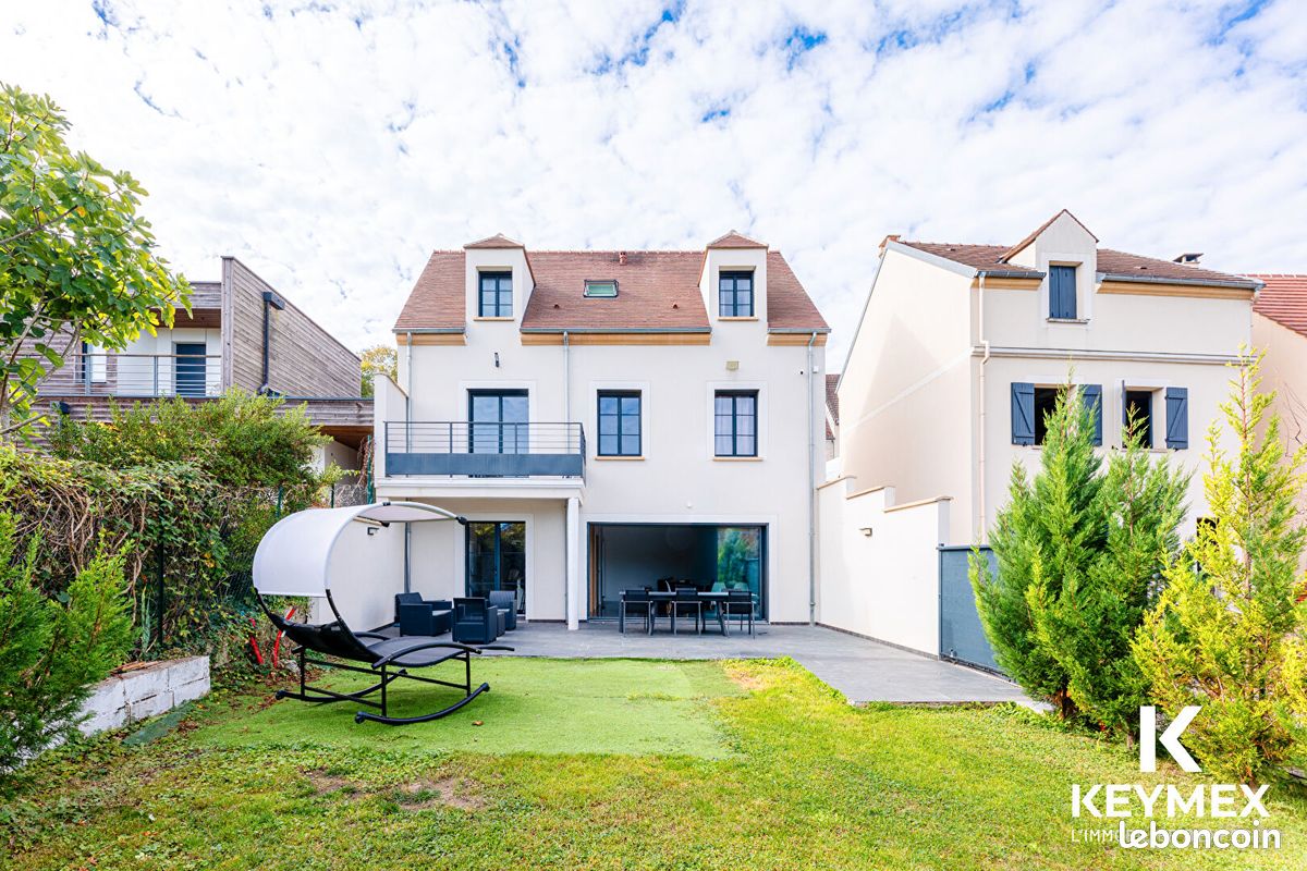 Maison 8 pièces 162 m² · à Jouy-le-Moutier · 162 m² · 549 000 €