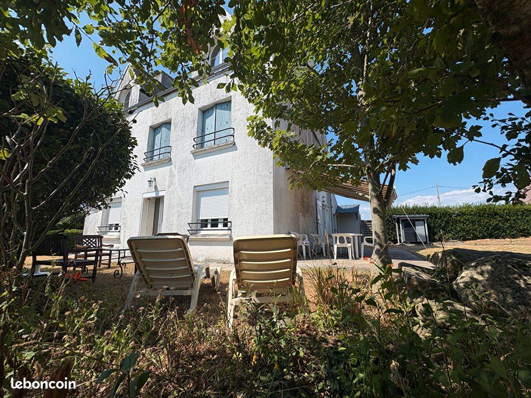 Maison 8 pièces 179 m² · à Plozévet · 179 m² · 276 000 €