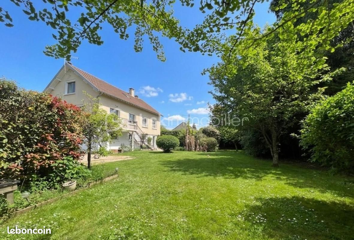Maison 8 pièces 163 m² · à Mouroux · 163 m² · 345 000 €