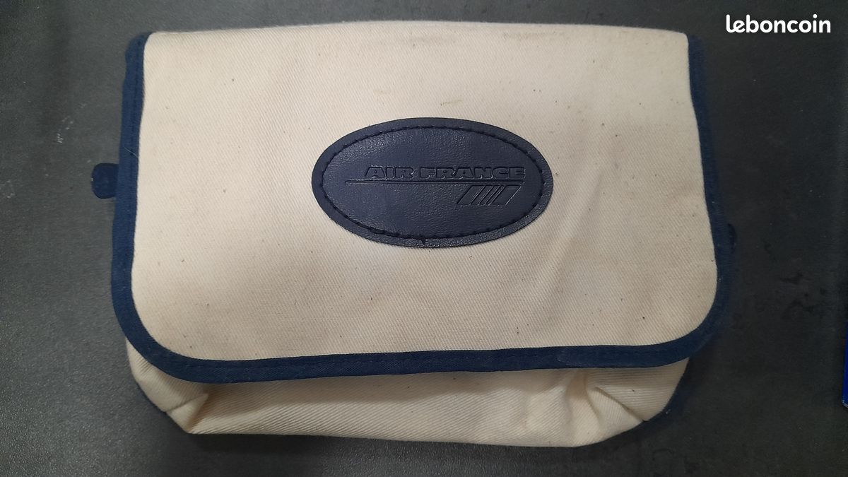 Petite pochette de voyage vintage AIR FRANCE (image 1)