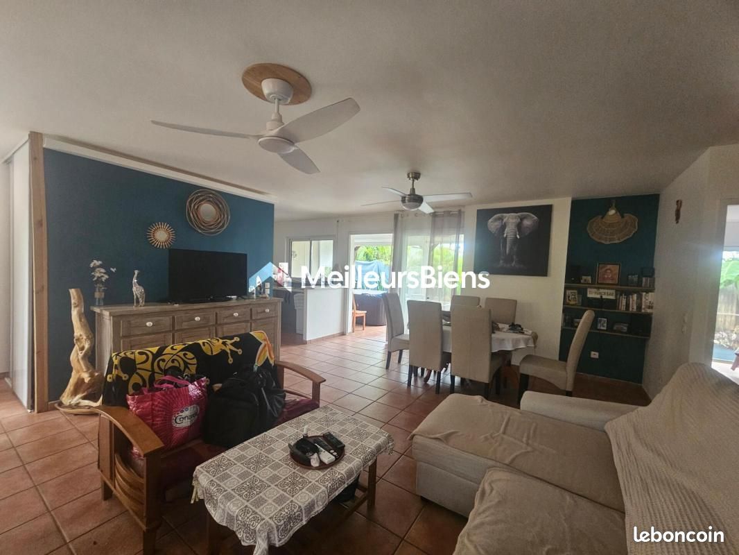 Maison 9 pièces 221 m² · à Baie-Mahault · 221 m² · 750 000 €