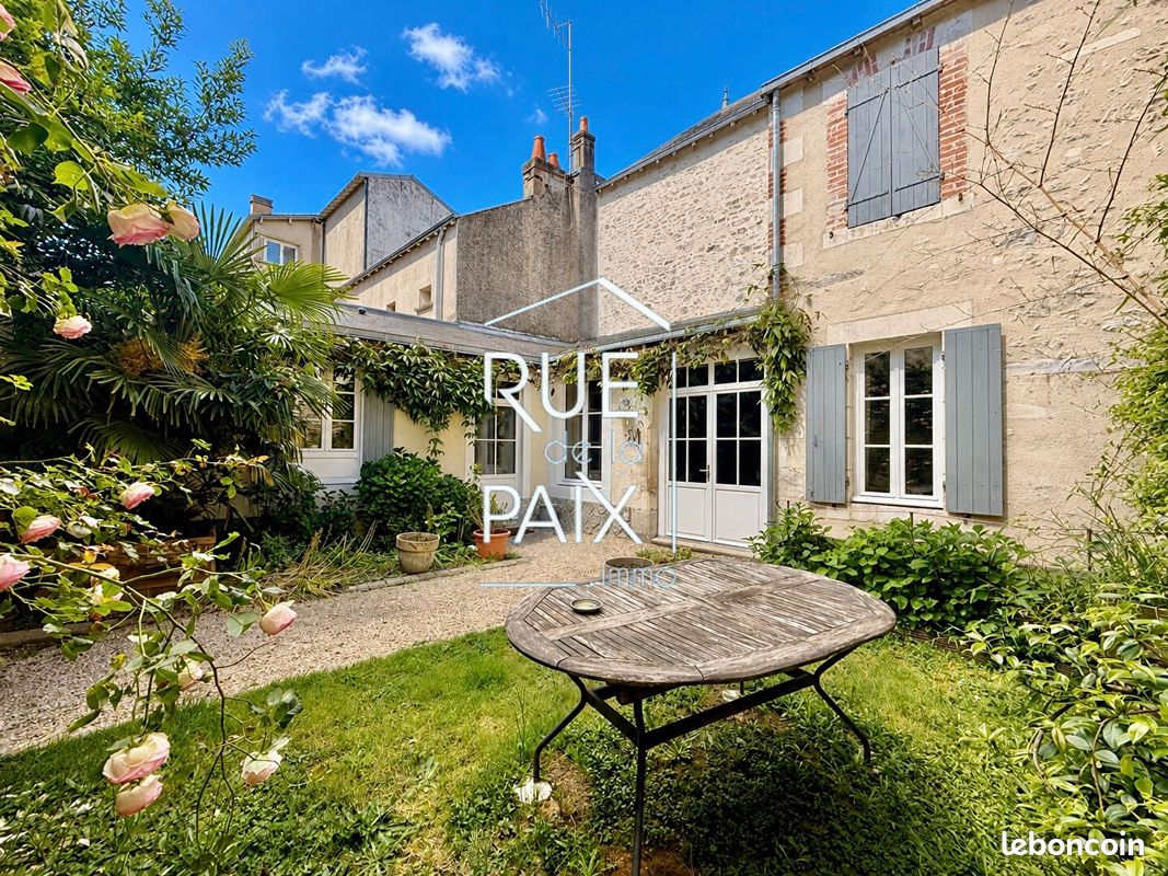 Maison 6 pièces 198 m² · à Parthenay · 198 m² · 290 000 €