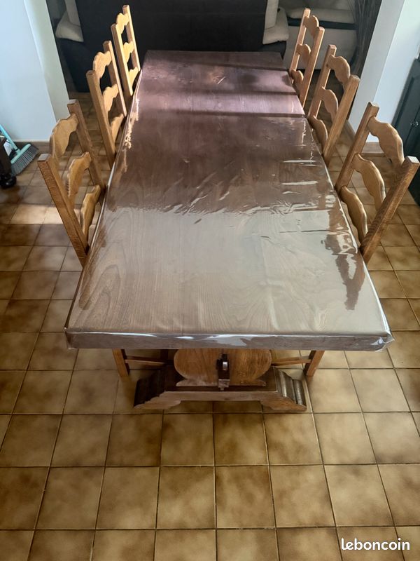 Table et chaises (image 1)