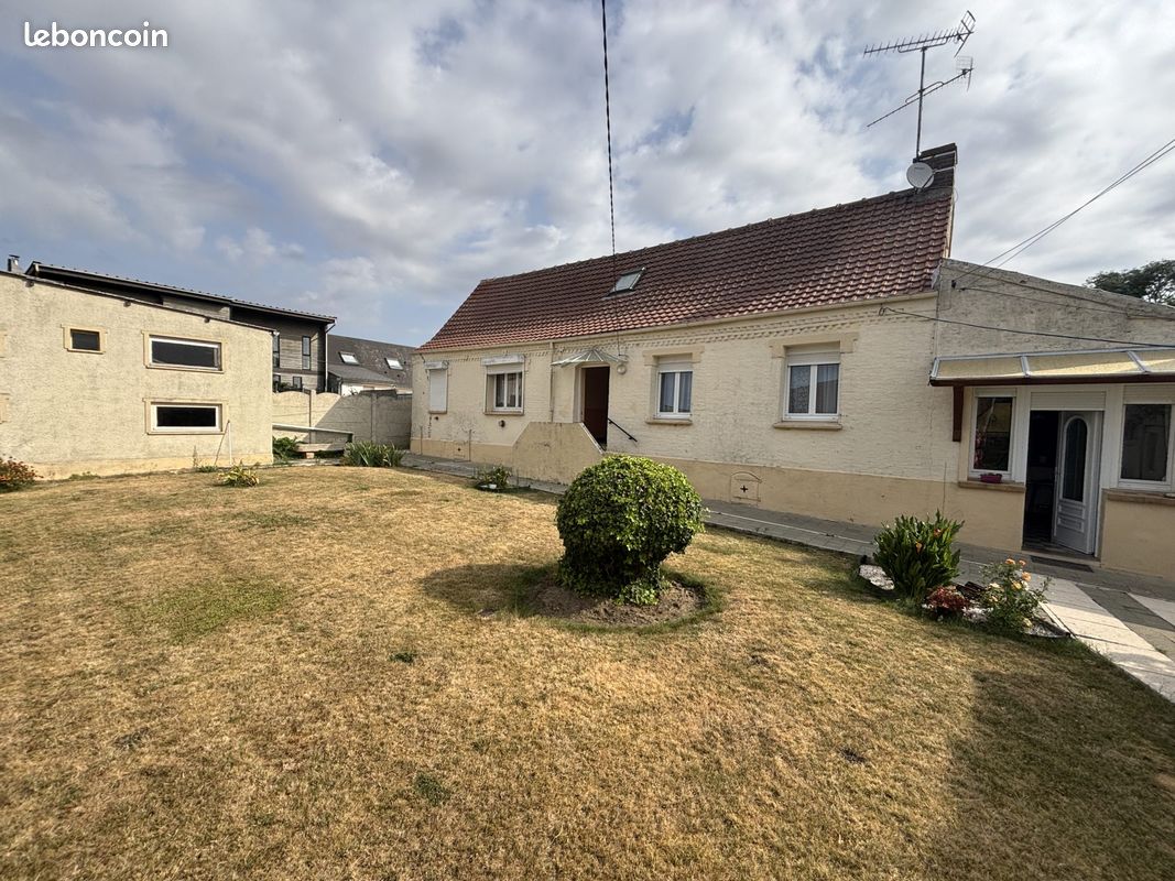 Maison 6 pièces 106 m² · à Solesmes · 106 m² · 81 000 €