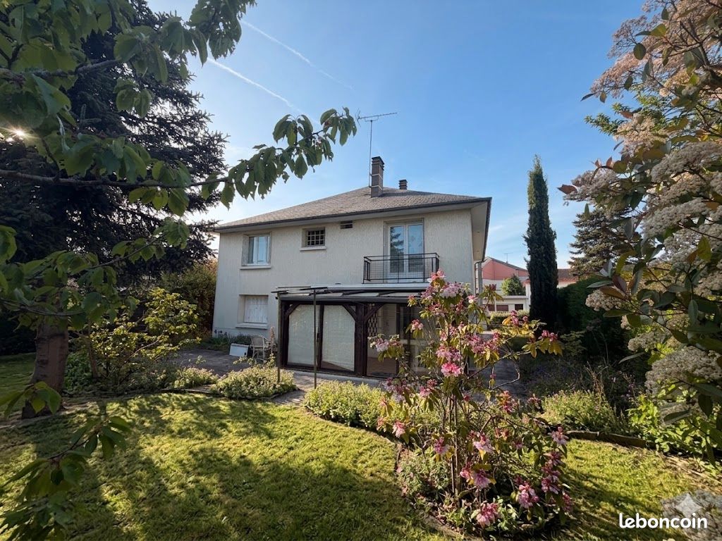 Maison 5 pièces 110 m² · à Fleury-les-Aubrais · 110 m² · 282 700 €