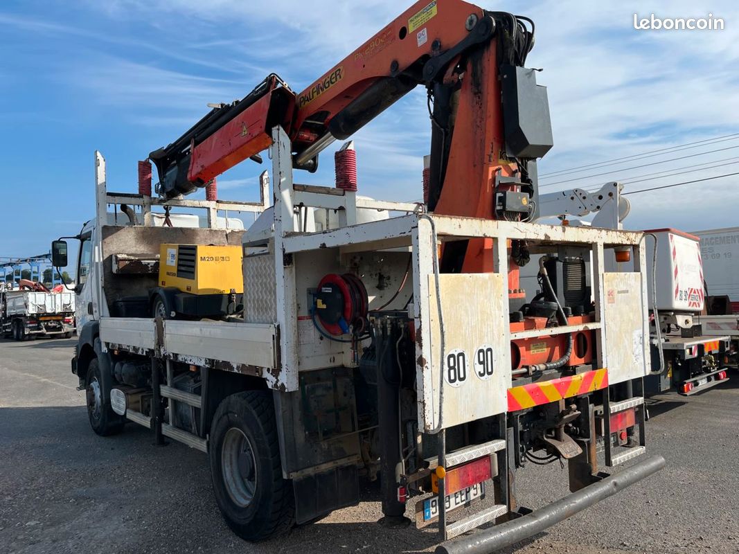 Renault Kerax 370dci 4x4 plateau grue Palfinger (image 14)