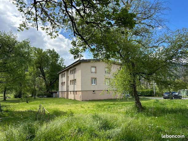 Immeuble 17 pièces 334 m²