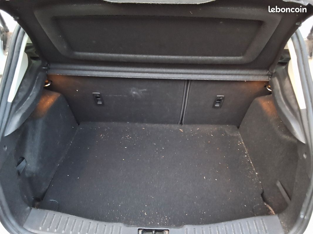 Ford Focus eco booster 100 sync Edition (image 10)