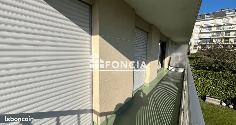 https://img.leboncoin.fr/api/v1/lbcpb1/images/75/20/da/7520daae399b5ec8d6f13d05e06d2128ccf82d4d.jpg?rule=ad-image