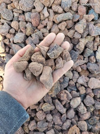 Gravier multicolore 8/10 - ACR ENVIRONNEMENT - Vente de terre végétale,  granulats décoratifs, terreau de plantation, paillage de bois en big bag  vrac et sac dans l'Oise pour professionnels et particuliers.