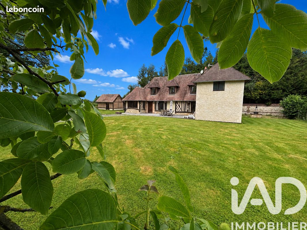 Maison 6 pièces 163 m² · à Lieurey · 163 m² · 326 900 €