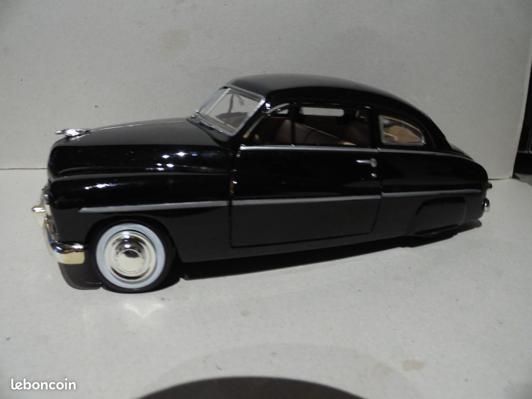 Voiture USA Mercury 1949 1/24 Motor Max avec boite MOTORMAX (image 1)