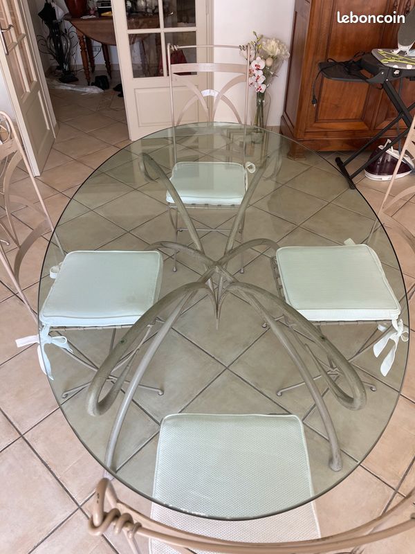 Table en verre et fer forgé + 4 chaises (image 1)