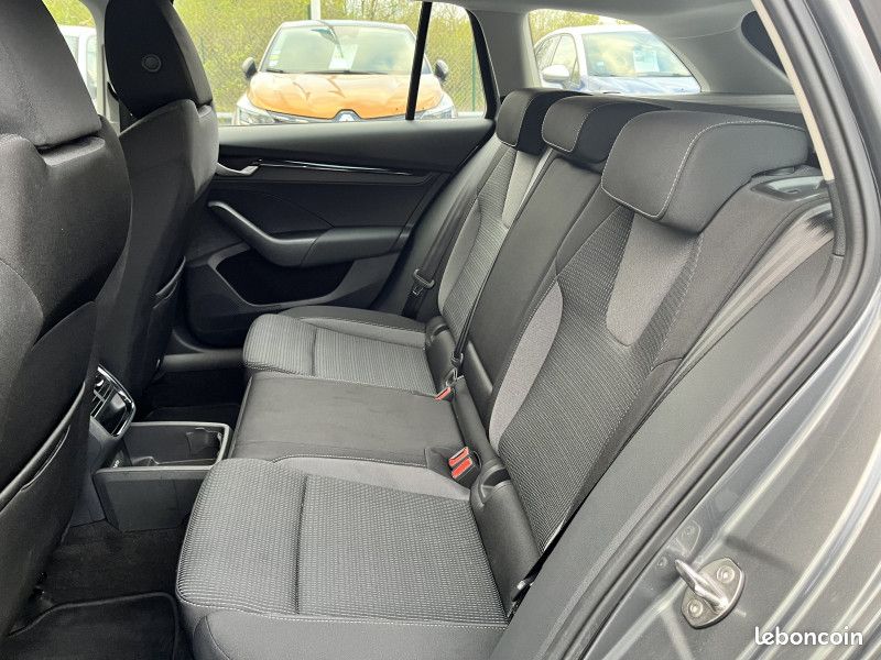 Skoda OCTAVIA COMBI 2.0 TDI SCR 150CH SELECTION DSG7 (image 6)