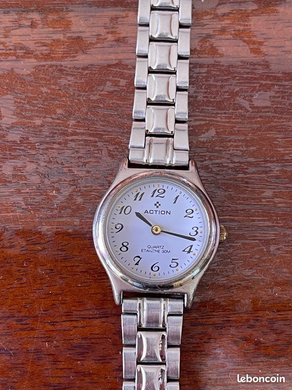 Montre action modèle quartz Montres Bijoux
