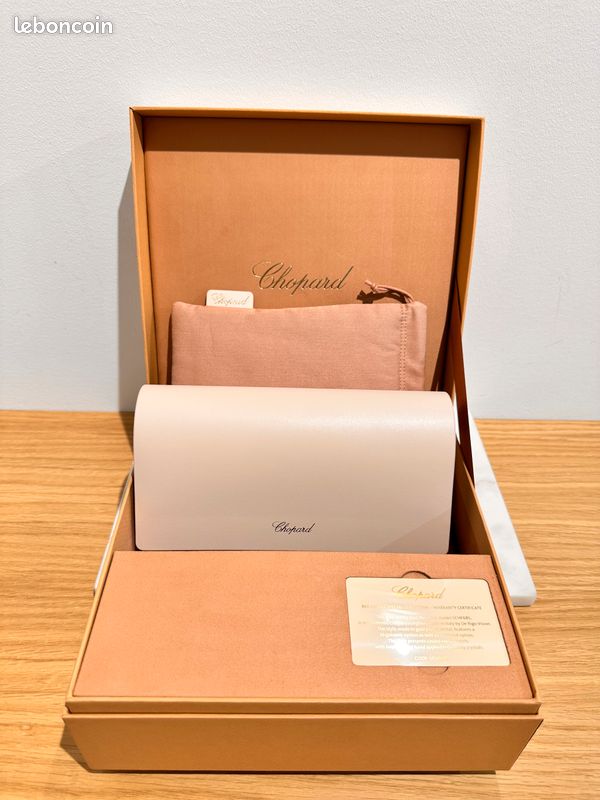 Coffret Exclusif Lunettes de Soleil Chopard - Élégance et Authenticité (image 5)