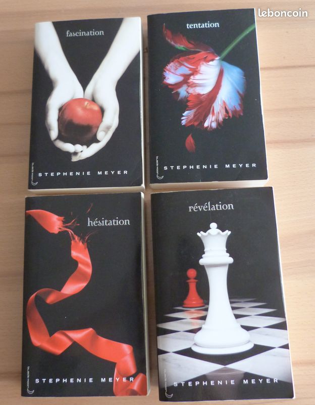 Livre Twilight tome 1 à 4 (image 1)