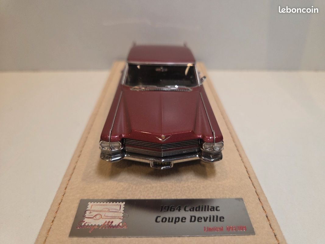 Miniature Cadillac Coupe DeVille 1978 – STAMP MODELS échelle 1/43, Rouge, Neuve